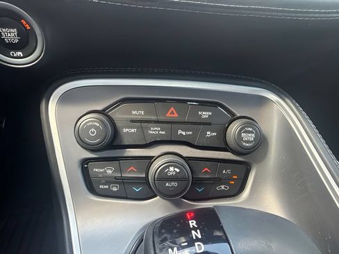 Used 2022 Dodge Challenger GT w/ Plus Package RWD image 9