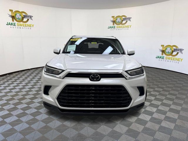 Used 2024 Toyota Grand Highlander AWD image 3