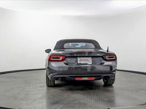 Used 2018 FIAT 124 Spider Classica image 28