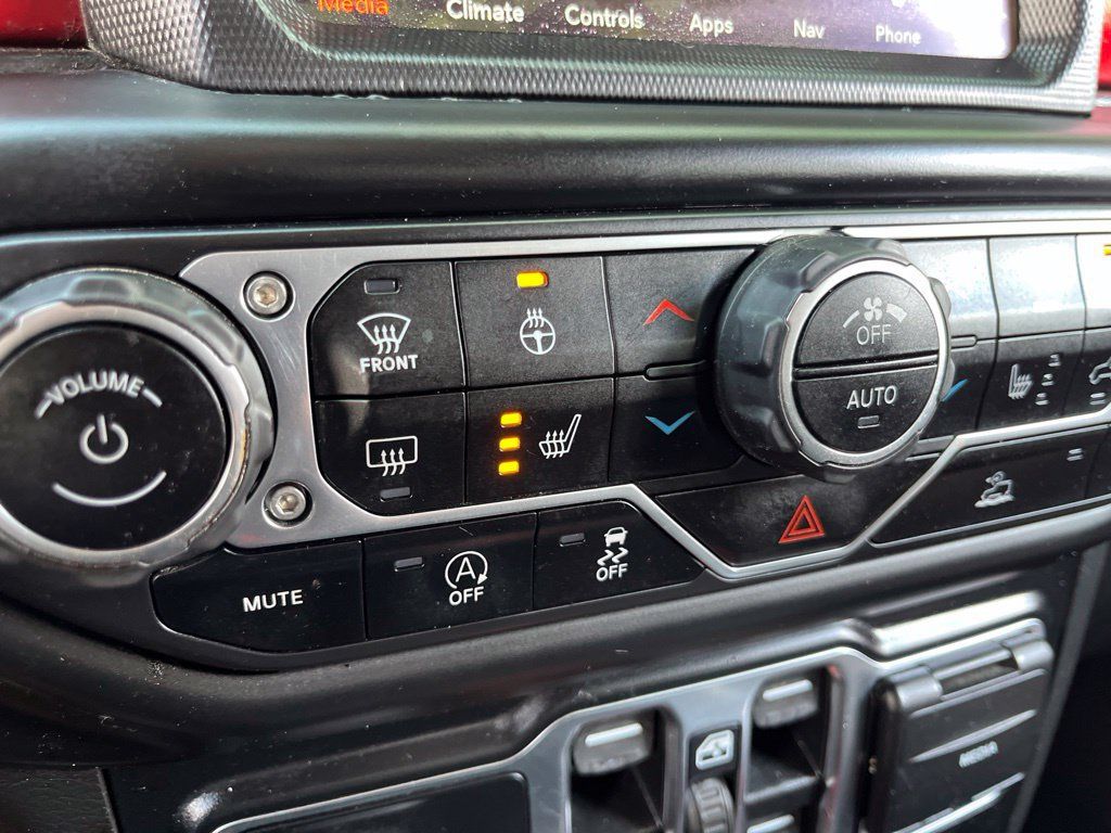 Used 2022 Jeep Gladiator Rubicon w/ LED Lighting Group AWD/4WD image 40