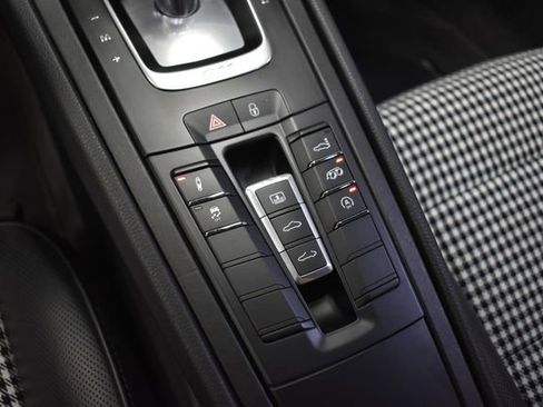 Used 2018 Porsche 911 Carrera T RWD image 16