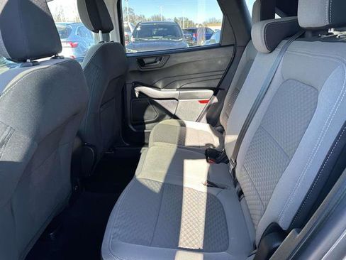 Used 2022 Ford Escape SE image 12