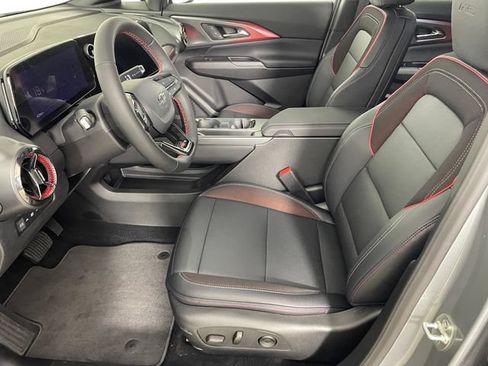 Certified 2026 Chevrolet Equinox EV RS FWD image 2