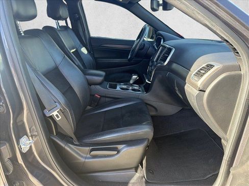 Used 2018 Jeep Grand Cherokee Altitude RWD image 25