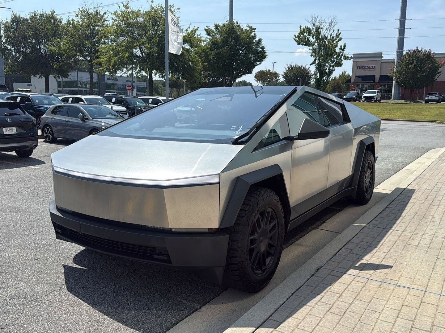 Used 2024 Tesla Cybertruck AWD Crew Cab image 4