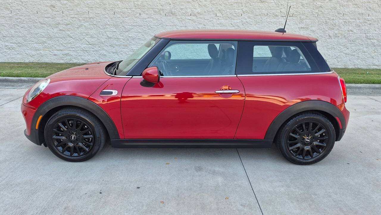 Used 2018 MINI Cooper 2-Door Hardtop FWD image 4