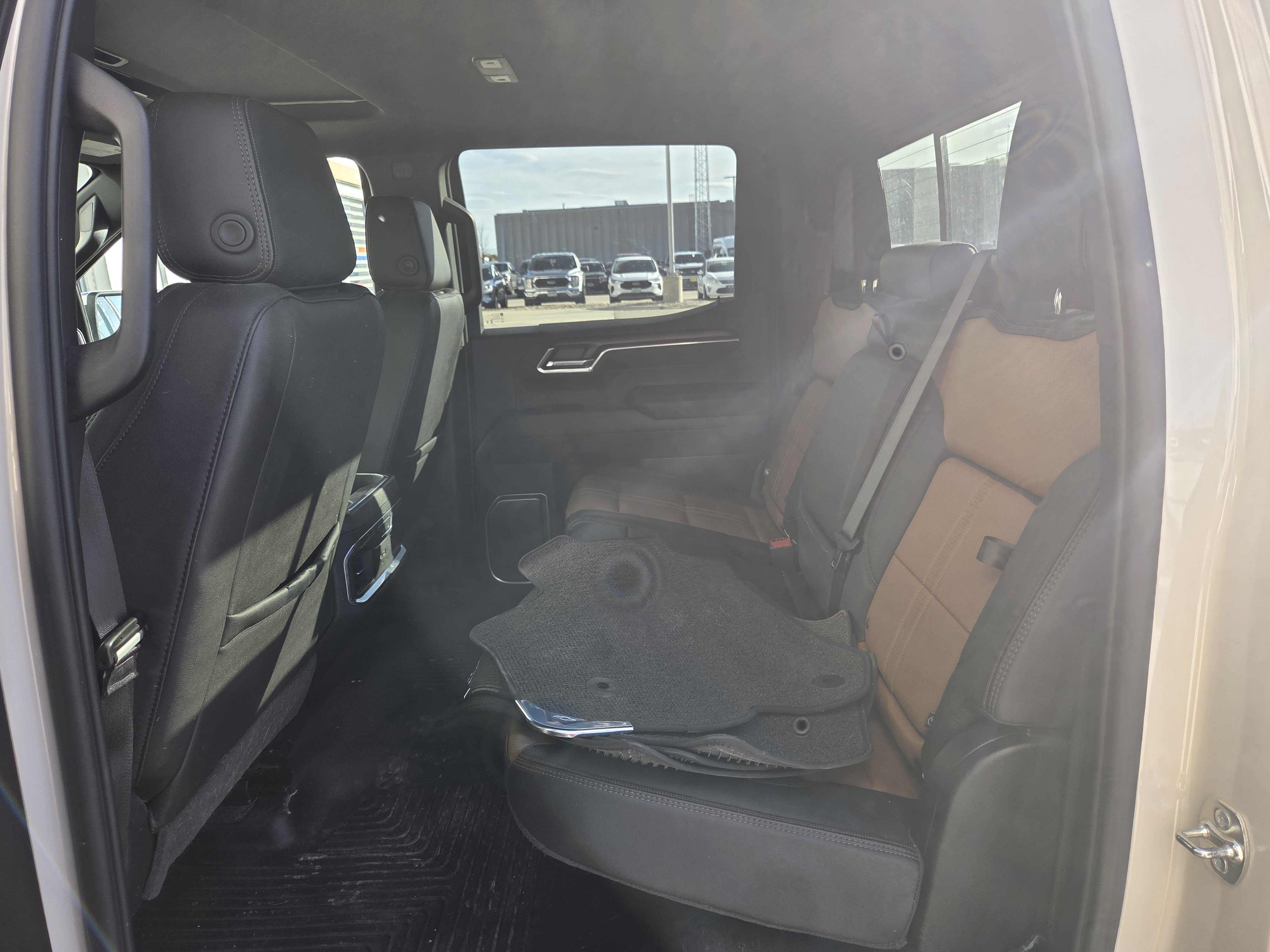 Used 2026 Chevrolet Silverado 1500 High Country w/ Technology Package AWD/4WD image 9