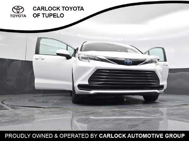 Used 2023 Toyota Sienna LE FWD image 66