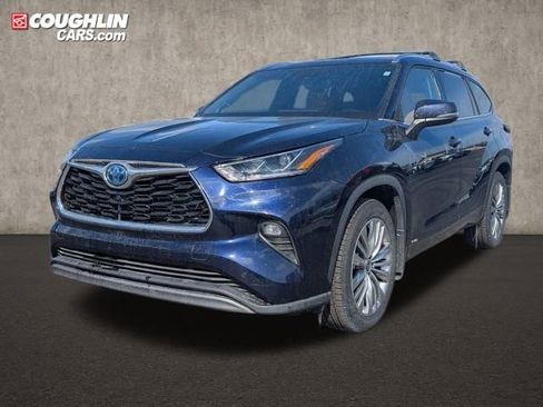 Used 2022 Toyota Highlander Platinum image 3