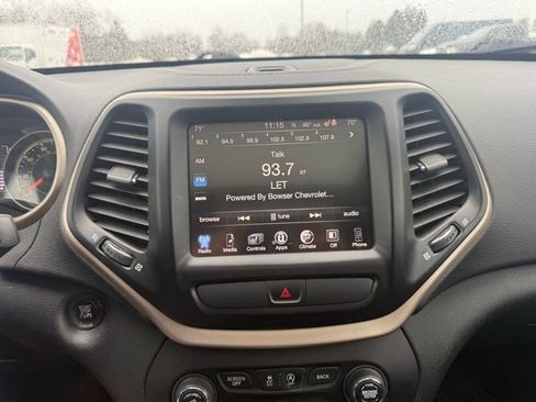 Used 2015 Jeep Cherokee Latitude w/ Comfort/Convenience Group image 12