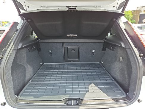 Certified 2024 Volvo XC40 B5 Ultimate w/ Climate Package AWD/4WD image 29
