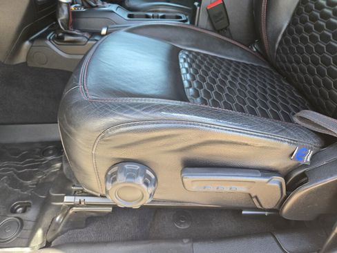 Used 2020 Jeep Wrangler Unlimited Rubicon AWD/4WD image 9