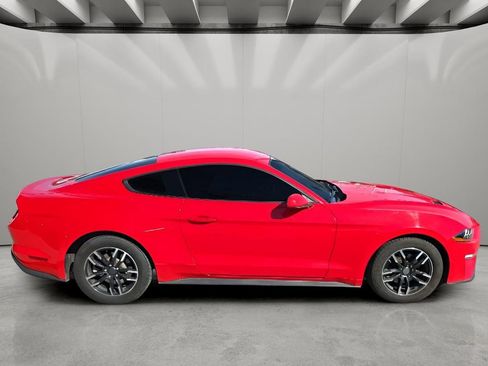 Used 2018 Ford Mustang Coupe image 7