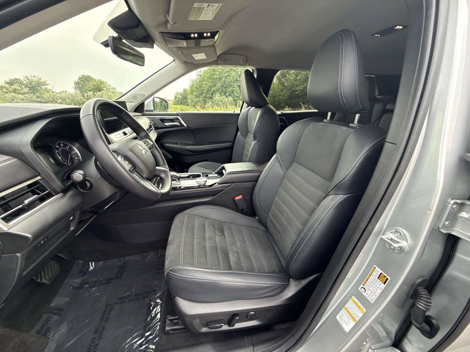 Used 2025 Mitsubishi Outlander SE AWD/4WD image 14