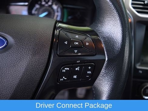 Used 2017 Ford Explorer XLT w/ Equipment Group 202A AWD/4WD image 5