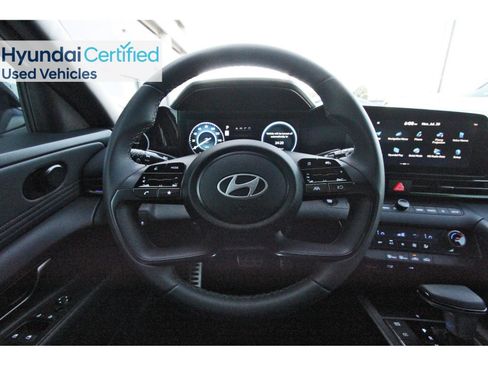 Certified 2025 Hyundai Elantra SEL FWD image 14