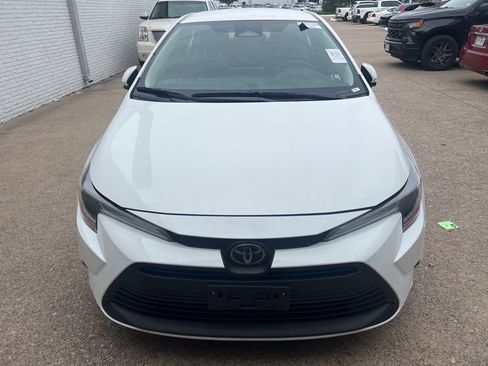 Used 2026 Toyota Corolla LE FWD image 2