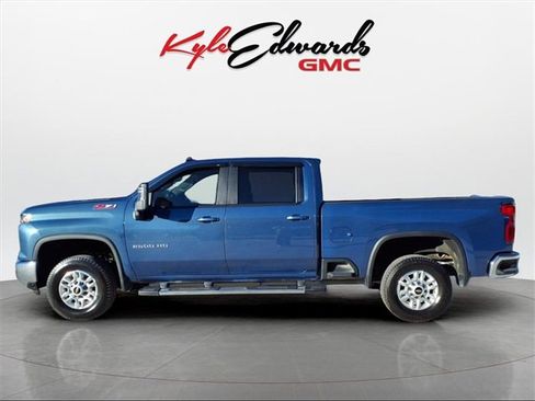 Used 2025 Chevrolet Silverado 2500 LT image 8