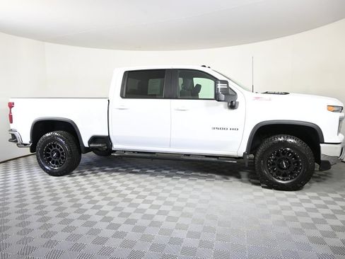 Used 2026 Chevrolet Silverado 3500 LT w/ Convenience Package AWD/4WD image 9