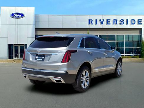 Used 2022 Cadillac XT5 Premium Luxury w/ LPO, Floor Liner Package AWD/4WD image 7
