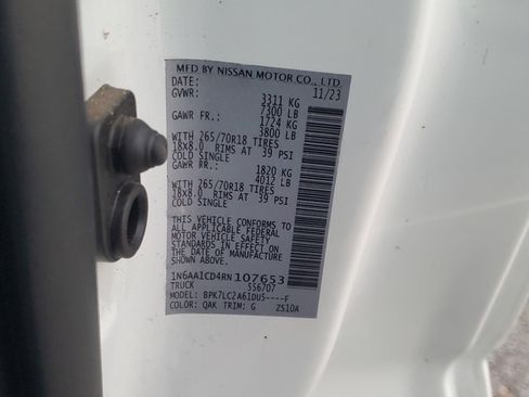 Certified 2024 Nissan Titan SV image 32