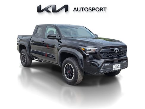 Used 2024 Toyota Tacoma TRD Off-Road AWD/4WD image 3