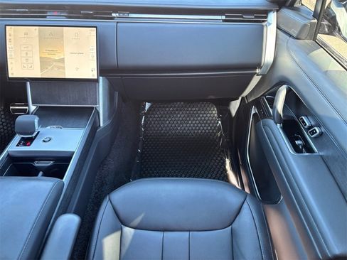 Used 2025 Land Rover Range Rover SE image 15