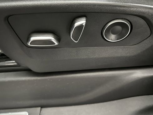 Used 2024 GMC Sierra 3500 Denali w/ Technology Package image 25