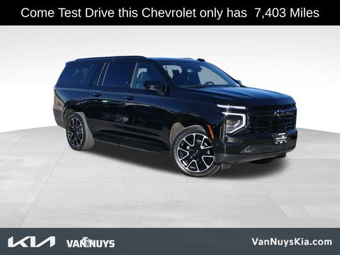Used 2025 Chevrolet Suburban RST w/ Sun And Tow Package image 1