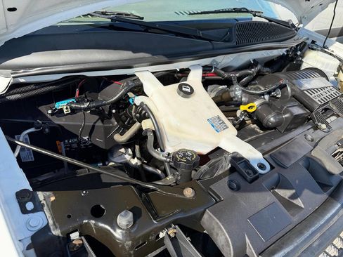 Used 2020 Chevrolet Express 3500 3500 3dr Extended Cargo Van w/ Driver Convenience Package image 22