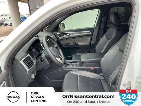 Used 2021 Volkswagen Atlas Cross Sport SE image 17