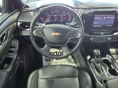 Used 2022 Chevrolet Traverse LT image 10