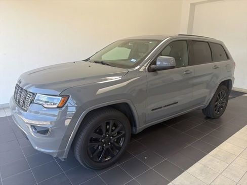 Used 2020 Jeep Grand Cherokee Altitude RWD image 1