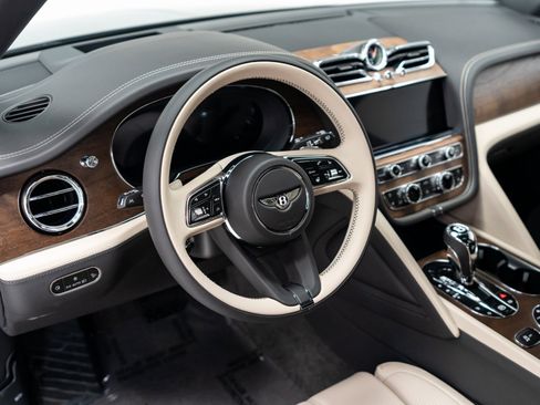 Certified 2024 Bentley Bentayga Extended Wheelbase image 13