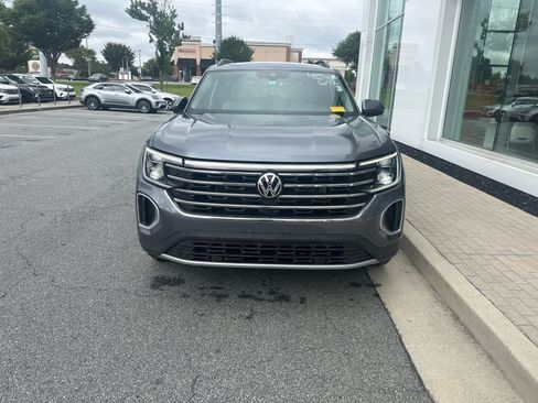 Used 2024 Volkswagen Atlas SE FWD image 3