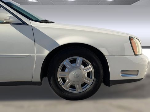 Used 2005 Cadillac De Ville Sedan image 10