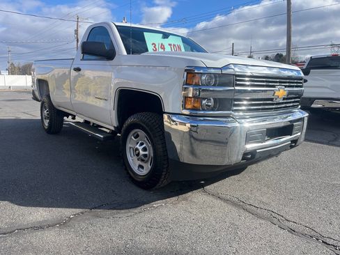 Used 2015 Chevrolet Silverado 2500 W/T w/ Snow Plow Prep Package image 4