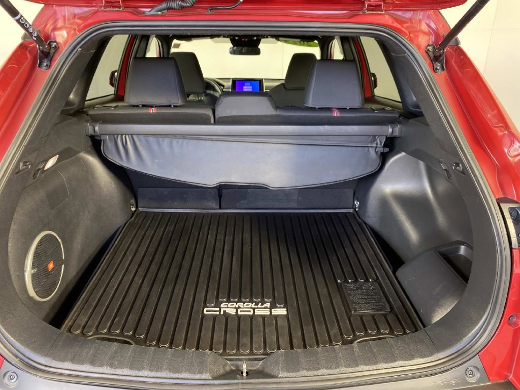 Used 2024 Toyota Corolla Cross AWD Hybrid w/ Moonroof Package image 9