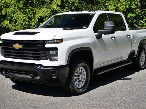 Used 2024 Chevrolet Silverado 2500 W/T w/ WT Convenience Package AWD/4WD image 2