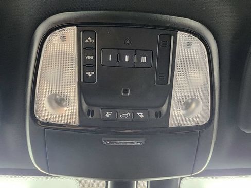 Used 2022 Dodge Durango R/T w/ Blacktop Package AWD/4WD image 32