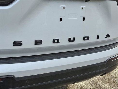 Certified 2024 Toyota Sequoia Platinum image 31