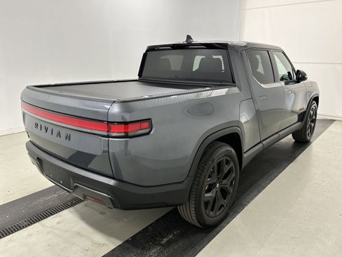 Used 2025 Rivian R1T Premium AWD/4WD image 5