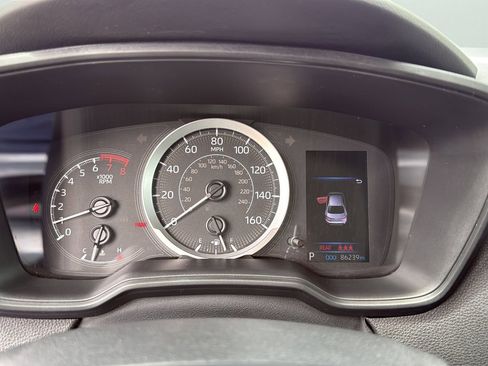 Used 2021 Toyota Corolla LE image 13