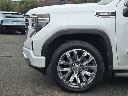 Used 2023 GMC Sierra 1500 Denali w/ Denali Reserve Package AWD/4WD image 6