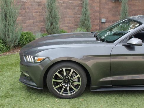 Used 2017 Ford Mustang Coupe RWD image 39