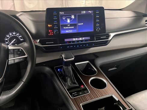 Certified 2024 Toyota Sienna XLE image 19
