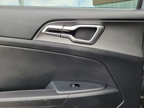 Used 2024 Kia Sportage LX image 12