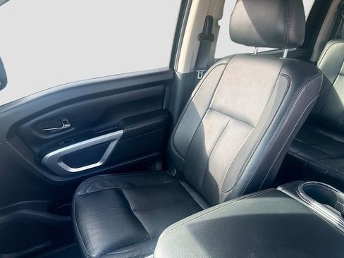 Used 2017 Nissan Titan SL image 25
