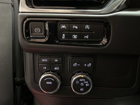 New 2026 GMC Yukon XL Denali w/ Sun & Power Step Package AWD/4WD image 14