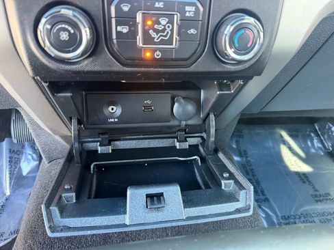 Used 2013 Ford F150 XLT w/ Luxury Equipment Group image 31